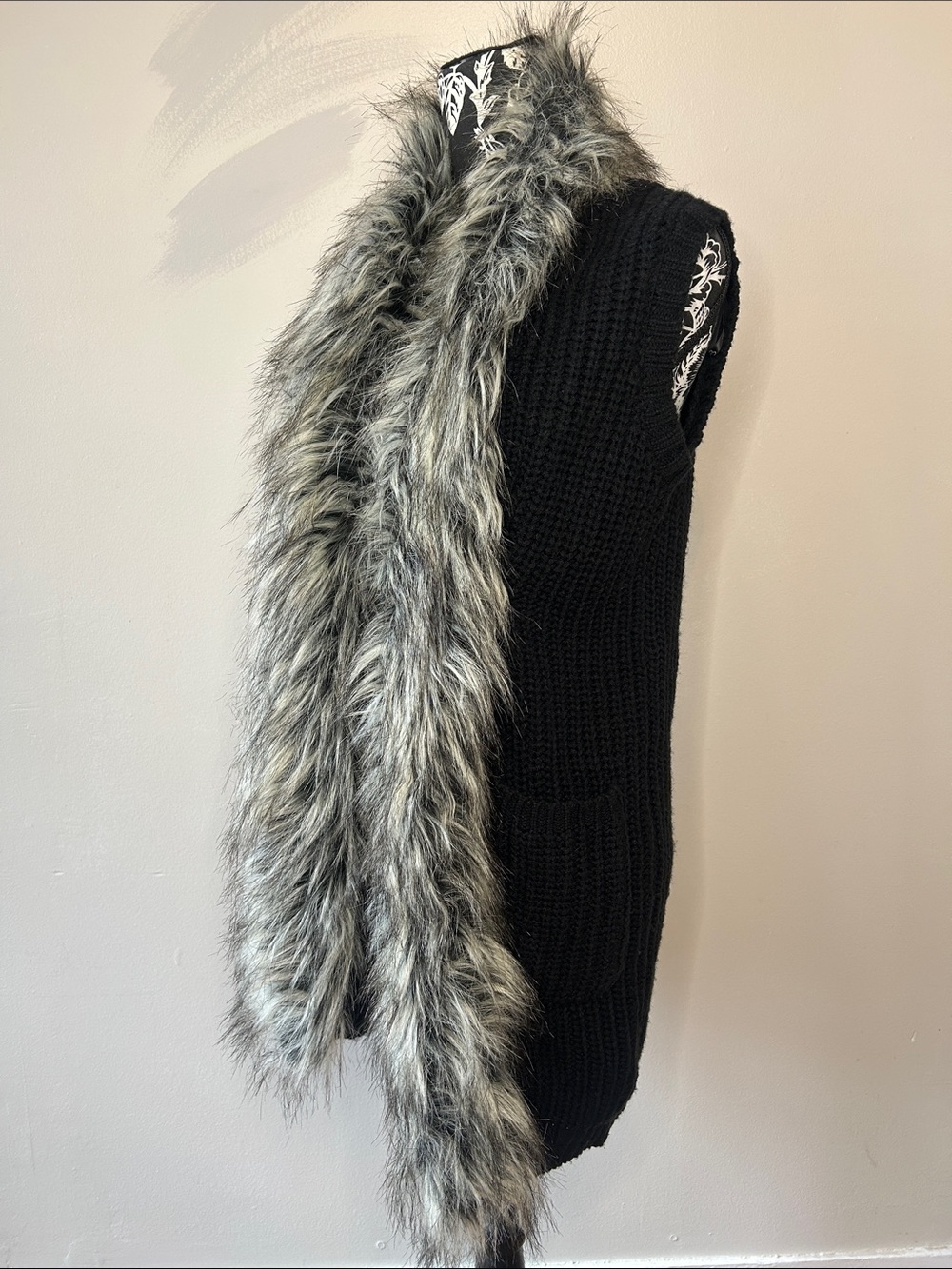 Jessica Simpson Faux Fox Fur Knit Sweater Vest Cardigan Black Women Small - Picture 2 of 9